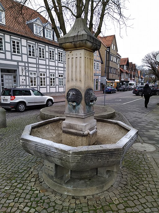 Brunnen am Marktplatz Gifhorn 1
