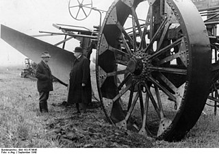 Tiefpflügen, auch als Rigolen