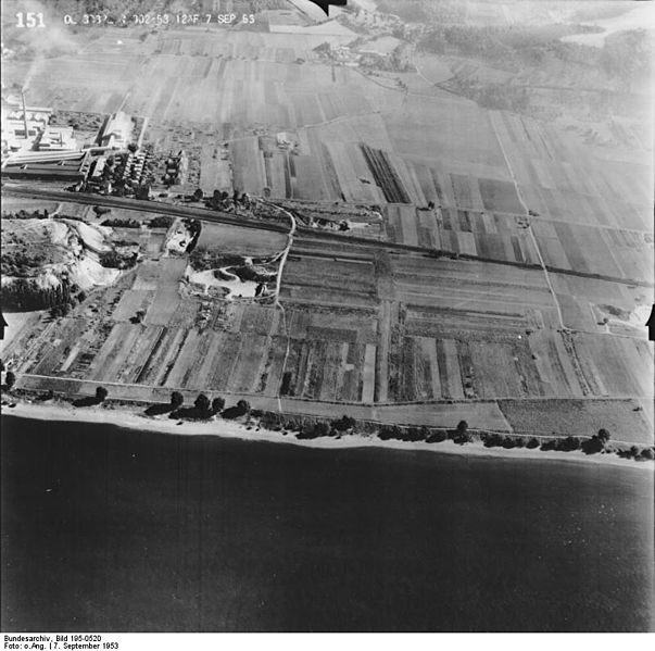 File:Bundesarchiv Bild 195-0520, Rheinbefliegung, Bad Hönningen - Rheinbrohl.jpg