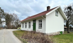 Burås skolmuseum vid gamla landsvägen mellan Svanesund och Varekil