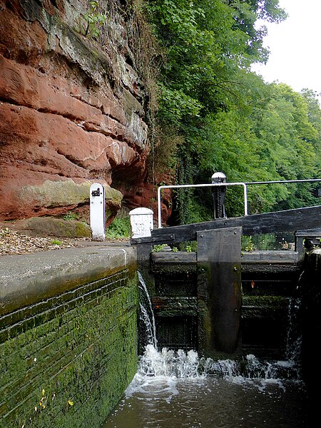 File:Caldwall Lock south of Kidderminster, Worcestershire - geograph.org.uk - 5516142.jpg