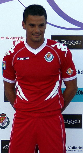 <span class="mw-page-title-main">Carlos Peña (Spanish footballer)</span> Spanish footballer (born 1983)