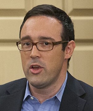 Chris Cillizza in May 2012.jpg