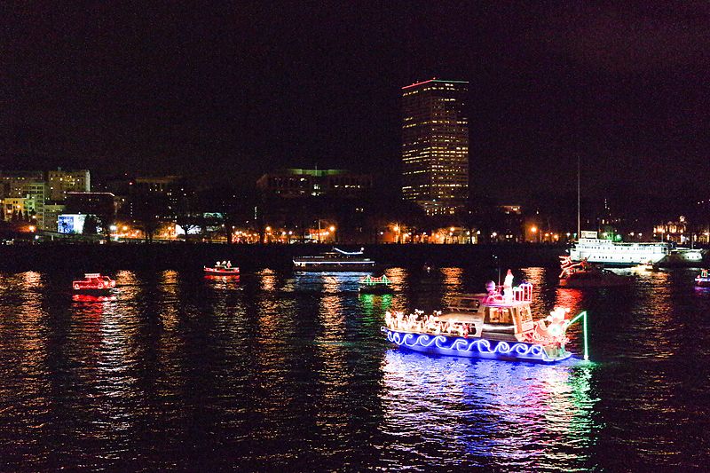 File:Christmas Ship Parade 08.jpg