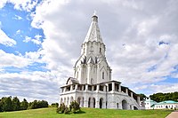 Church of the Ascension in Kolomenskoye (21584503672).jpg
