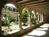 Claustro Mosteiro de San Pedro de Tenorio, Cotobade.jpg