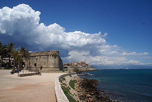 Photo - Remparts et demi-bastion 17 dit Fort Saint-André