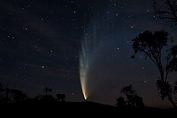 1月17日於紐西蘭攝得之麥克諾特彗星