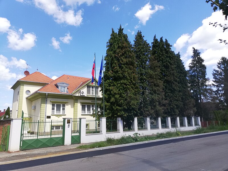 File:Consulate General of the Republic of Slovenia in Szentgotthárd.jpg