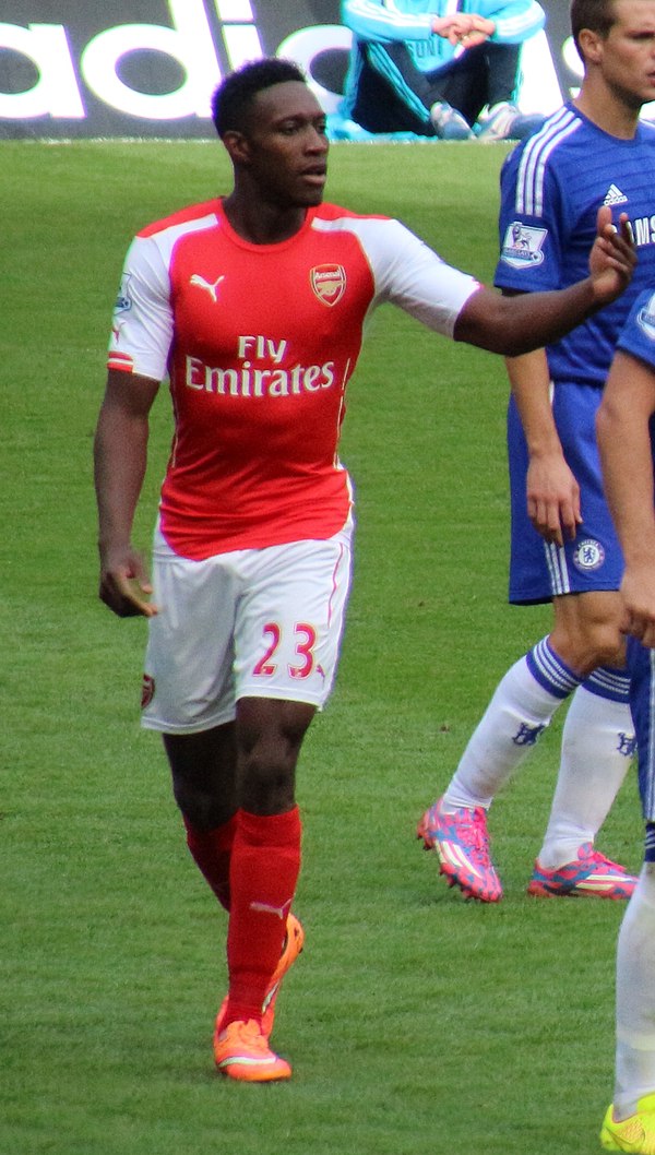 Welbeck playing for Arsenal in 2014