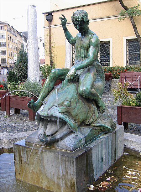 Delfinbrunnen Muenchen 2