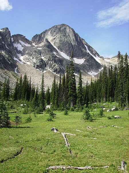 File:DunnPeaks(MatterhornPeak).JPG