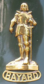 Clément Bayard emblem on the front of a 1907 automobile