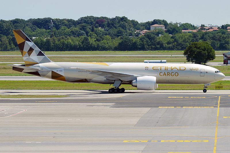 File:Etihad Cargo, A6-DDD, Boeing 777-FFX (27844856934).jpg