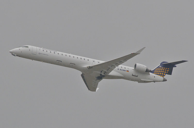 File:Eurowings Canadair CRJ900; D-ACNH@DUS;10.04.2013 702az (8669297931).jpg