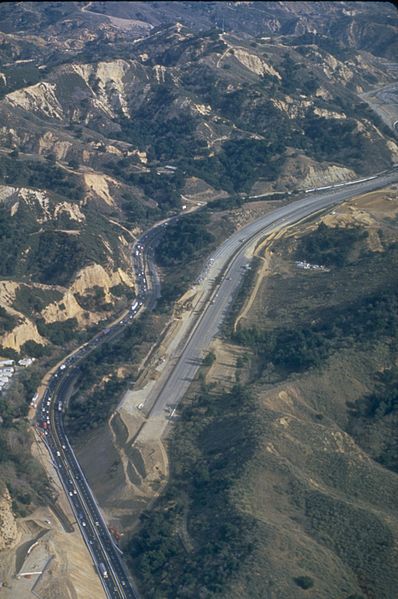 File:FEMA - 13700 - Photograph by Robert A. Eplett taken on 01-17-1994 in California.jpg