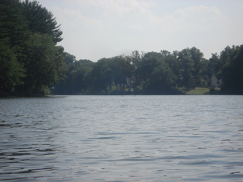File:Farrington Lake View from the water - panoramio.jpg