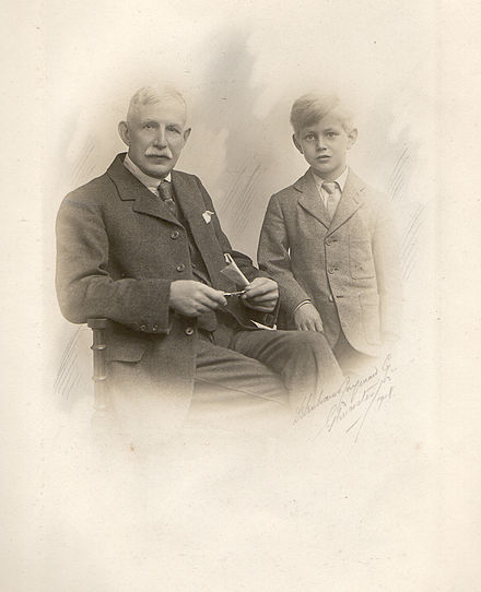 Francis Tring Pearce (16/3/1846 - 19/5/35) and his grandson Francis Hugh Vowles (1911-1990) of Priday Metford Ltd, Gloucester England FrancisTringPearce(1846-1935)andFrancisHughVowles(1911-1990).jpg
