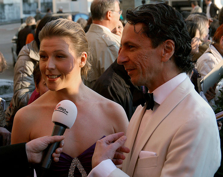 File:Franziska Weisz and Christian Rainer, ROMY 2010.jpg