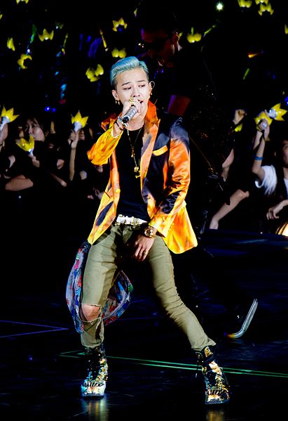 G-Dragon performing at the Alive Galaxy Tour on September 28, 2012.