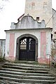 English: Gate of cemetery and areal of Saint Martin church in Čáslavice. Čeština: Brána hřbitova a areálu kostela sv. Martina v Čáslavicích.