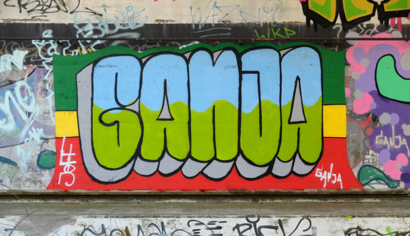 File:Graffiti streetart rastafari.png