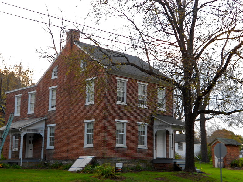 File:Grim House Helfrich Springs Lehigh Co PA.JPG