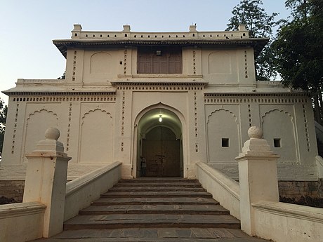 Gumbaz Entrance Back, Seringapatam Edited.jpg