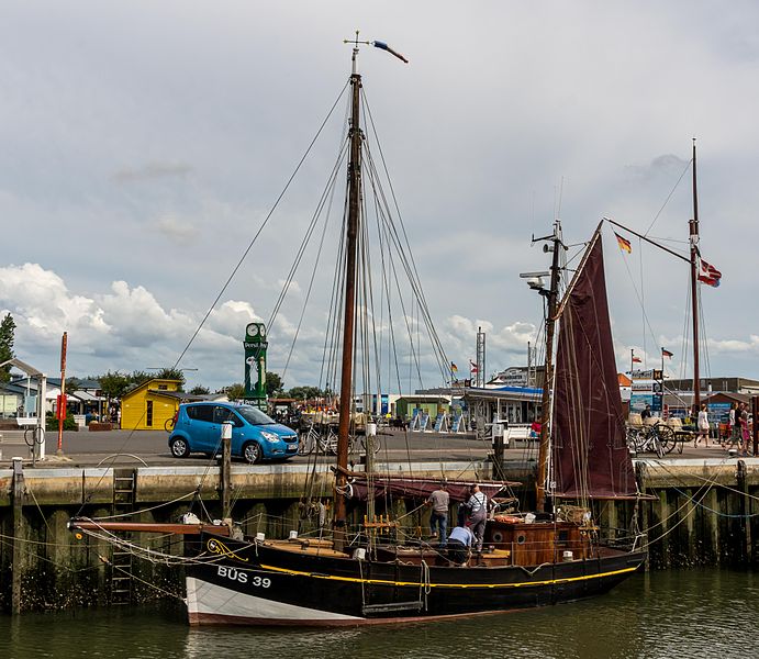 File:Hafen (Büsum) jm24200.jpg