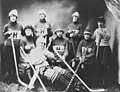 Ženský hokejový tým v kanadském městě Hardisty, okolo roku 1900