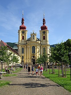 Façade de la basilique.