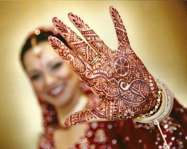 File:Mehendi decoration on feet.jpg - Wikipedia