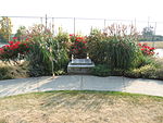 Burnaby South High School Cenotaph i Memorial Tennis Courts