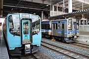 IGR銀河鉄道（右）と青い森鉄道（左）の列車