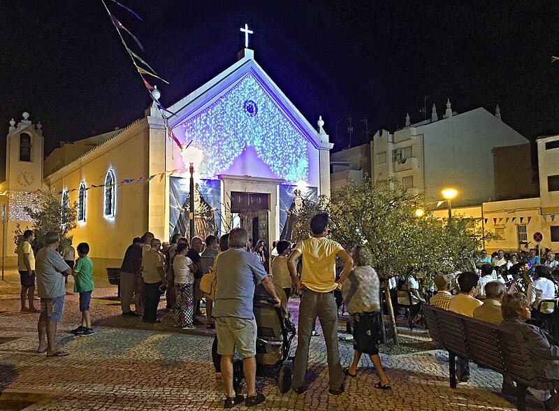 File:Igreja Paroquial de Monte Gordo - Portugal (45503440894).jpg