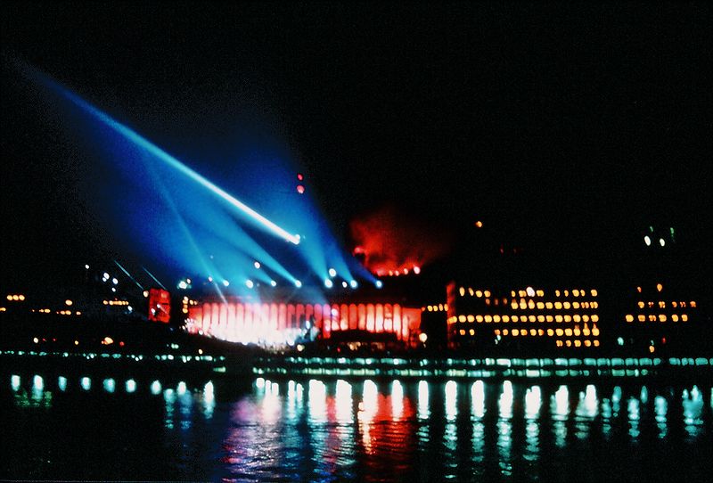 File:Illuminations de nuit Lyon.jpg