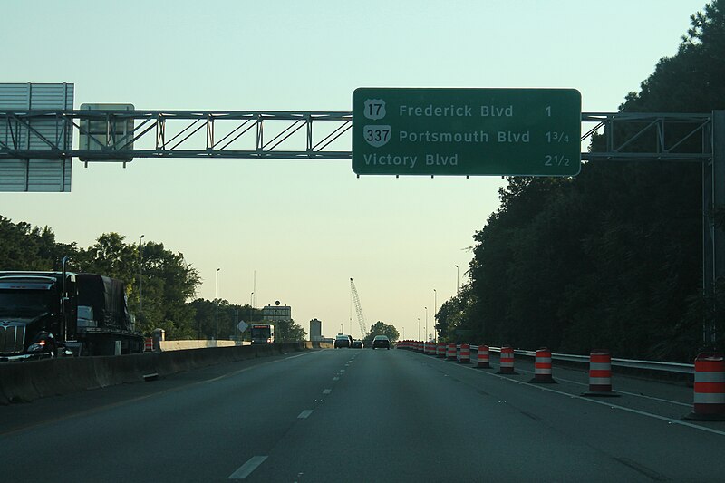 File:Int264wRoad-US17-VA337-UpcomingExits (38666166272).jpg