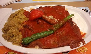 <span class="mw-page-title-main">İskender kebap</span> Turkish meat dish (variety of "döner")