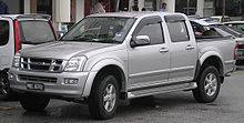 Der Isuzu D-Max  220px-Isuzu_D-Max_%28first_generation%29_%28front%29%2C_Serdang