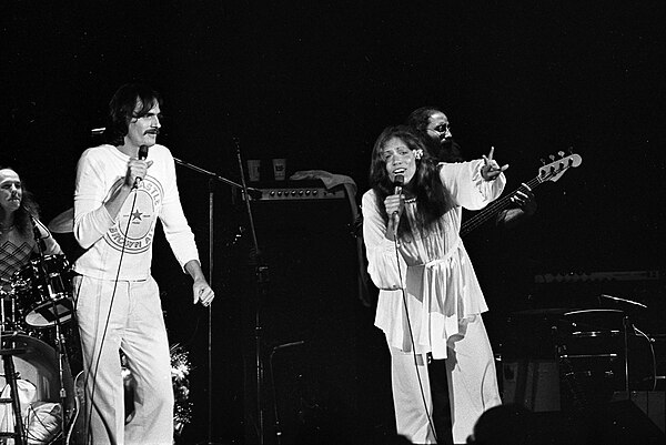 Taylor and Simon in concert, 1975