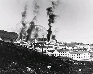 Пожары на базе Датч-Харбор после японской атаки