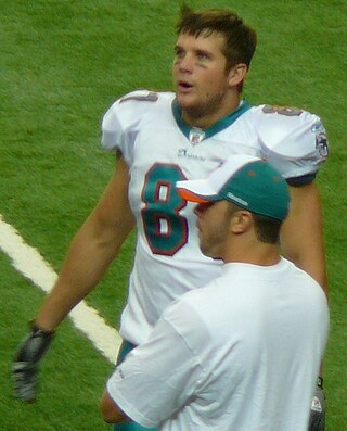 <span class="mw-page-title-main">Joey Haynos</span> American football player (born 1984)