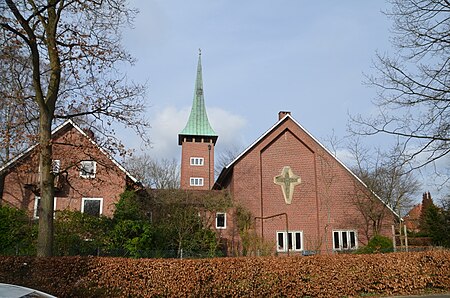 Kirche Marmstorf mit Pfarrhaus