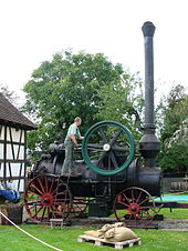 Portable engine showing the lack of self-driven wheels Kuernbach-lokomobil.jpg