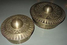 The different sized brass kulintang gongs. Kulintang 04.jpg