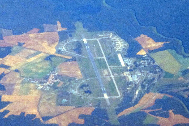 File:LFSO AIRPORT BA 133 NANCY-OCHEY FROM FLIGHT CDG-IST 777 TC-JJF (15448250531).jpg