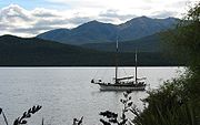 Ein Boot auf dem Lake Te Anau