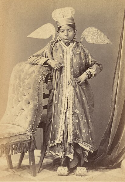 File:Lall-Purree of the Indur Subha. Dancing girl of the Oudh Court of Lucknow.jpg