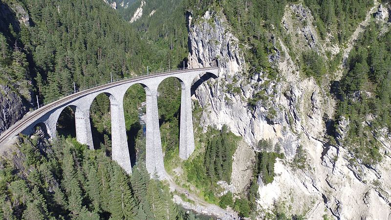 File:Landwasserviadukt, aerial photography 3.jpg