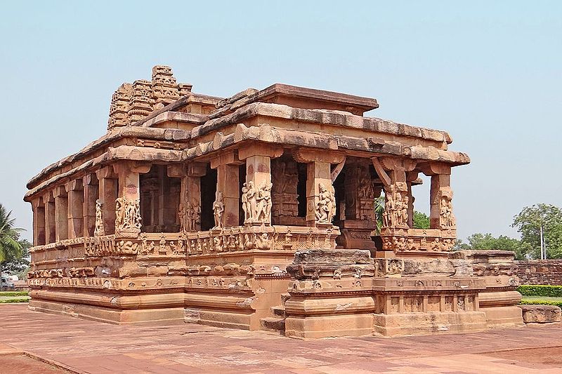 File:Le temple de Durga (Aihole, Inde) (14382205044).jpg